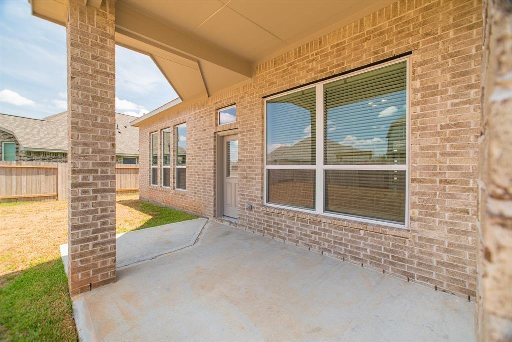 30014 Twisting Springs Dr, BROOKSHIRE, TX 77423