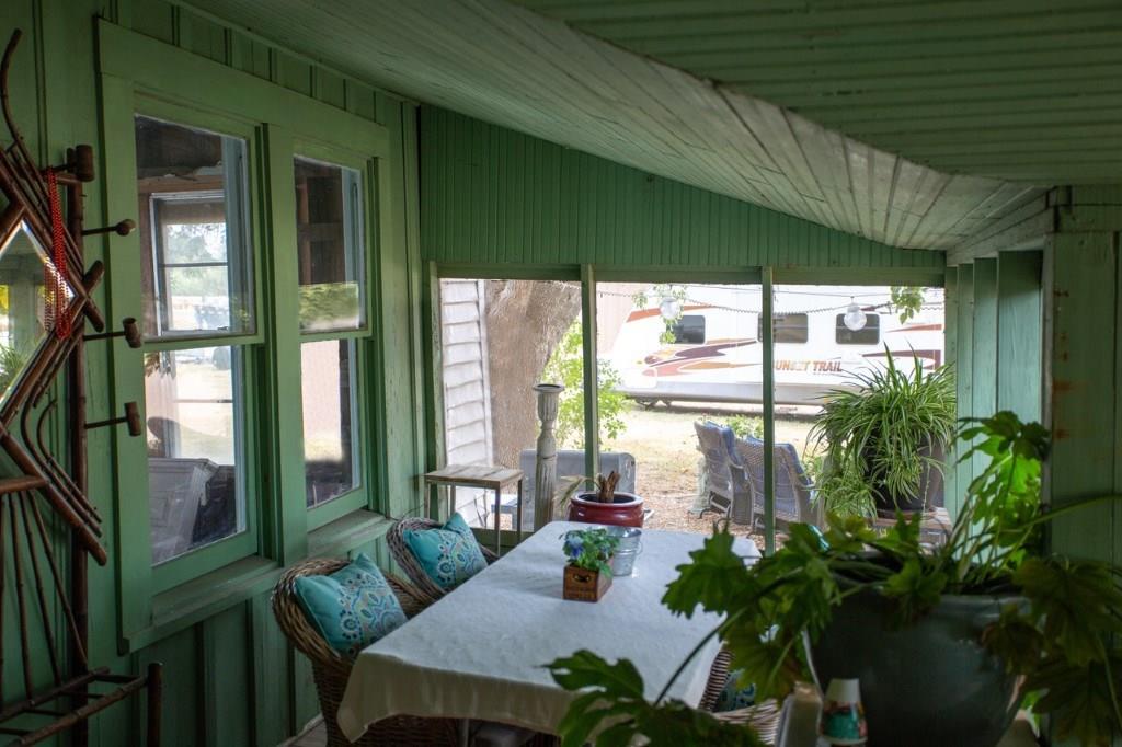 2110 Texas 237, Carmine, TX 78932