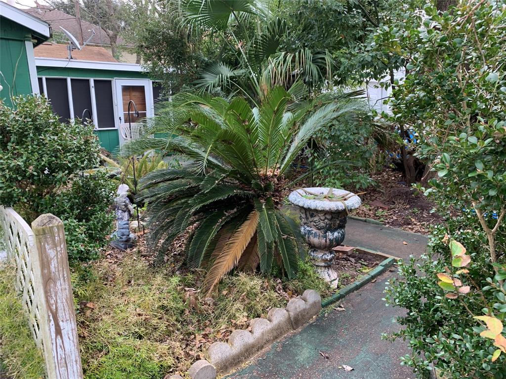 2316 38th St, GALVESTON, TX 77550