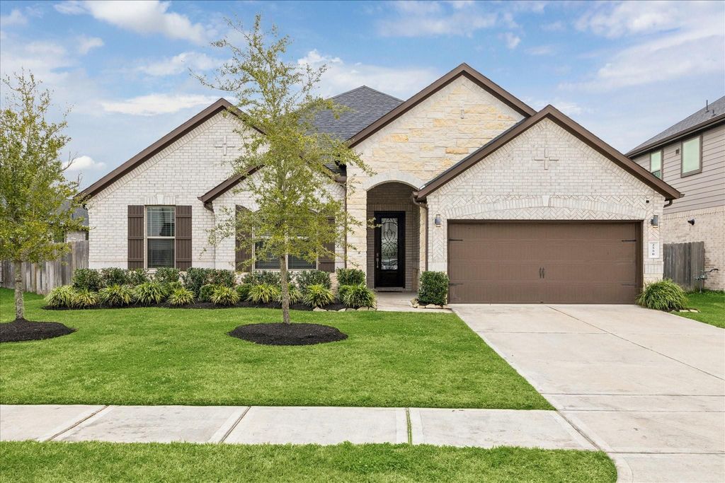 2550 Austin Trl, FRIENDSWOOD, TX 77546