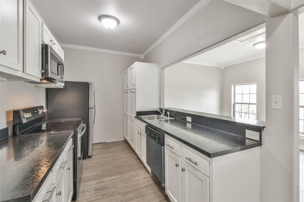 329 E Washington Ave 201, NAVASOTA, TX 77868