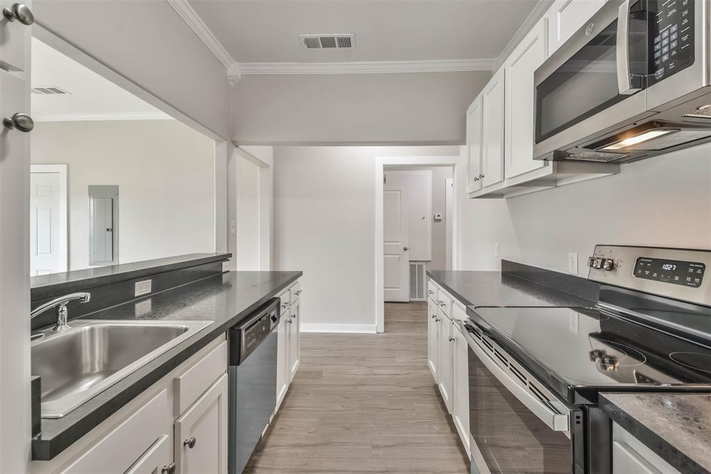 329 E Washington Ave 201, NAVASOTA, TX 77868