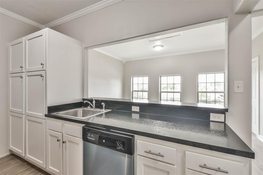 329 E Washington Ave 201, NAVASOTA, TX 77868