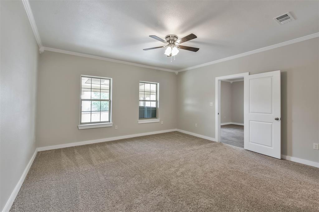 329 E Washington Ave 201, NAVASOTA, TX 77868