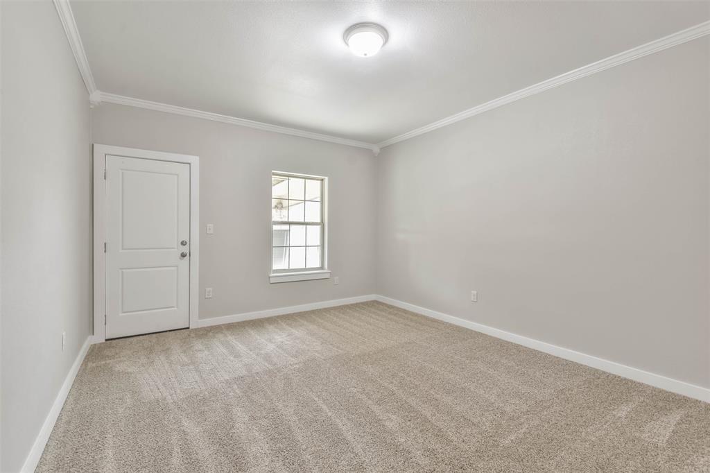 329 E Washington Ave 201, NAVASOTA, TX 77868