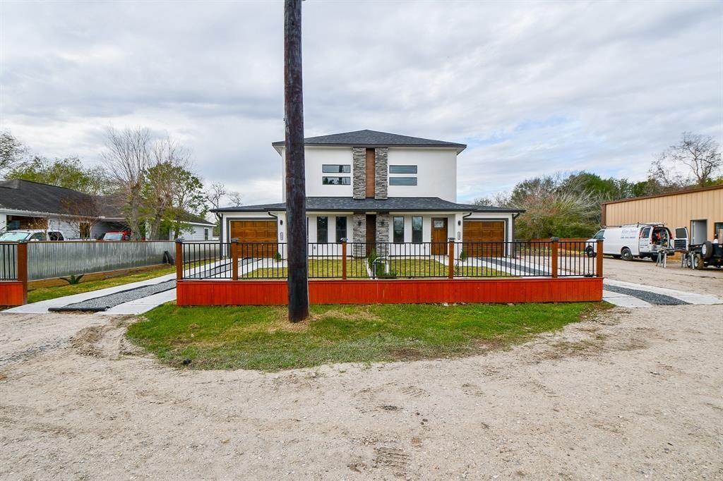 840 Linden St B, FRESNO, TX 77545