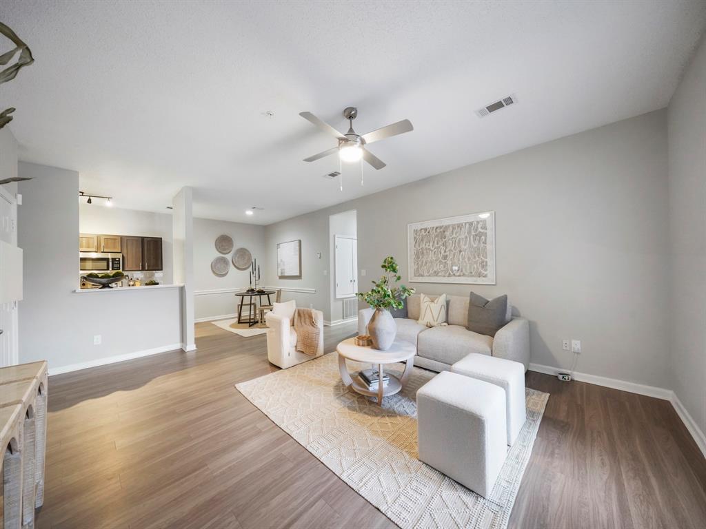 1840 Longmire Rd B1, CONROE, TX 77304