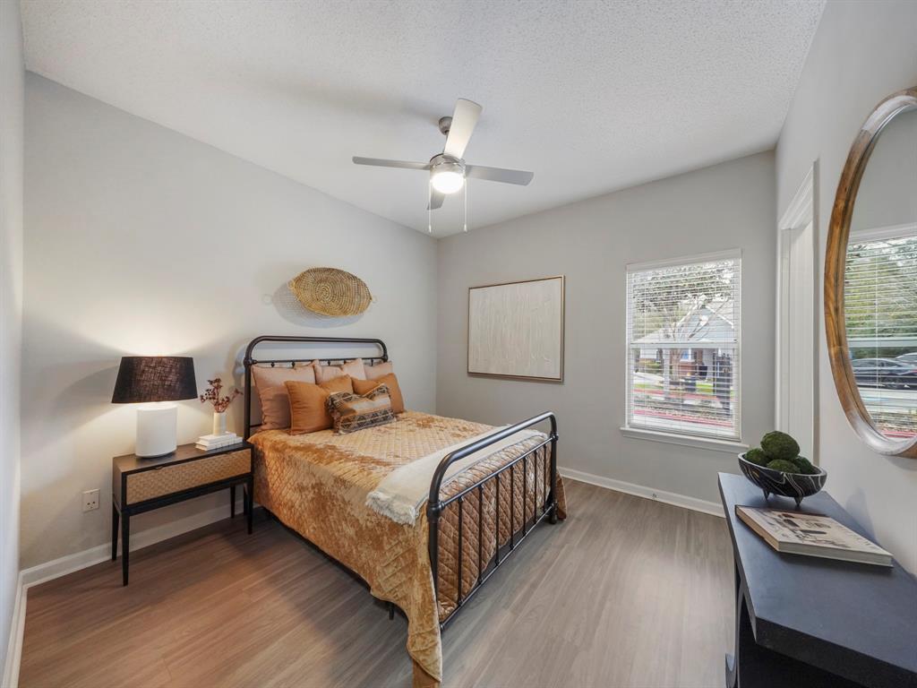 1840 Longmire Rd B1, CONROE, TX 77304