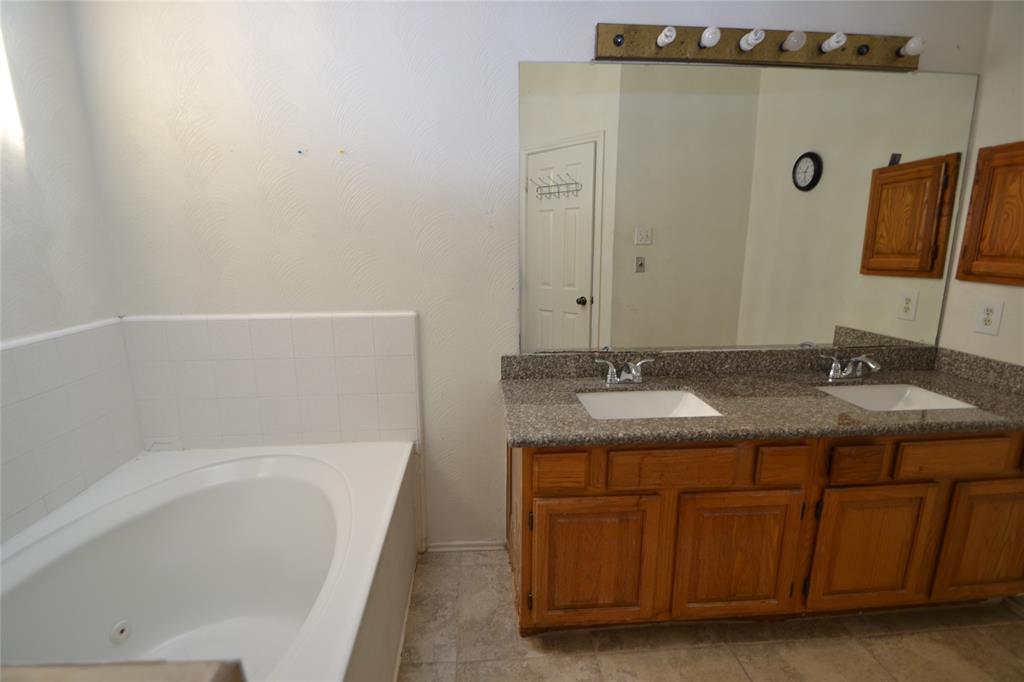 12410 Meadow Briar Dr, STAFFORD, TX 77477