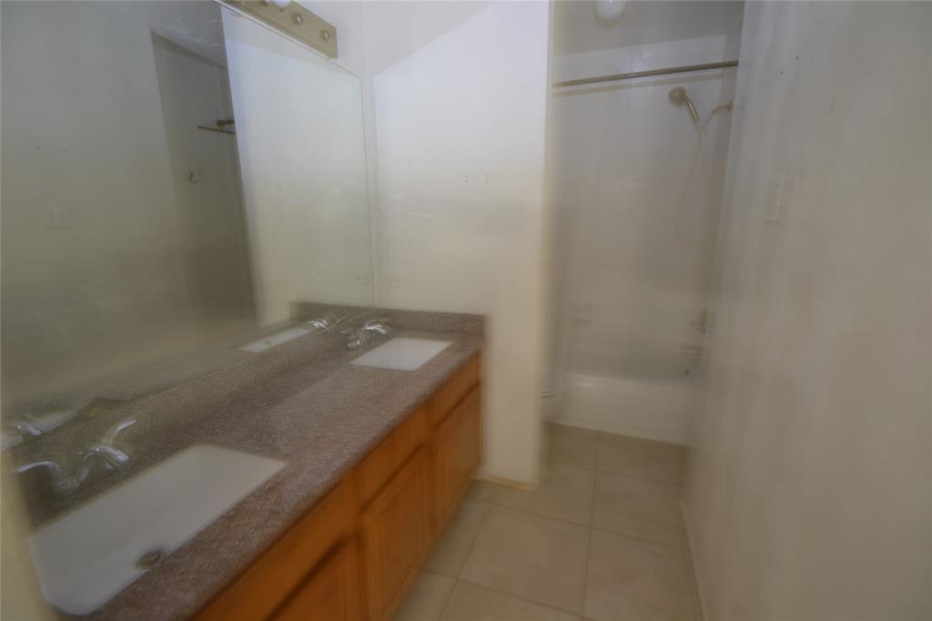 12410 Meadow Briar Dr, STAFFORD, TX 77477