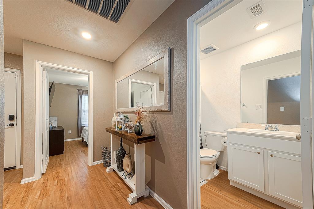 768 Delaney Cove Ct, La Marque, TX 77568