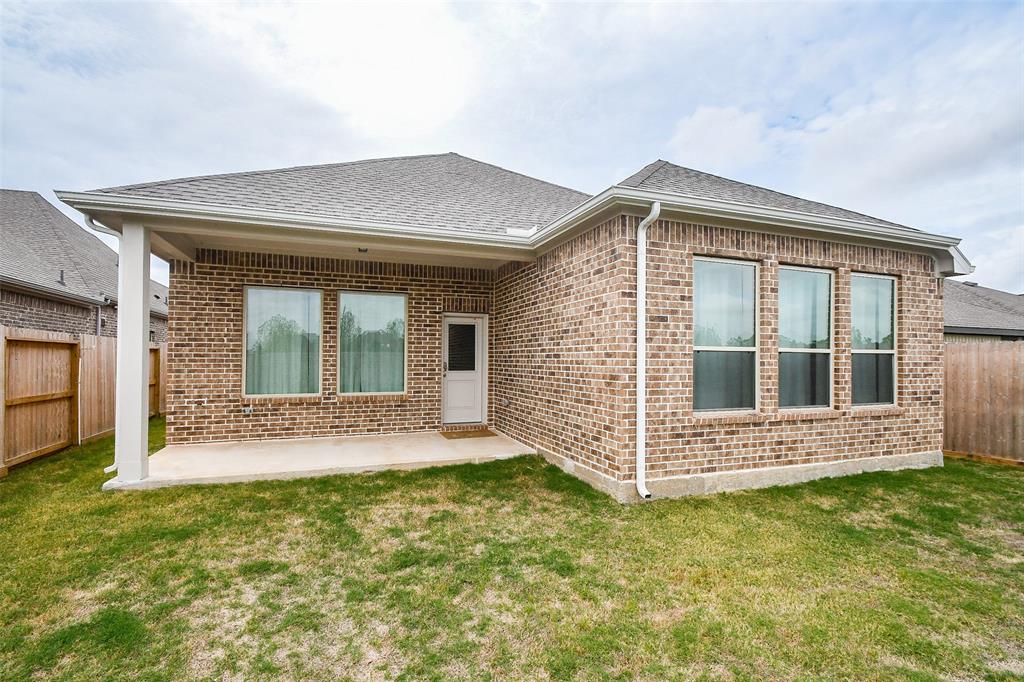 2439 Lemon Grass Dr, Brookshire, TX 77423