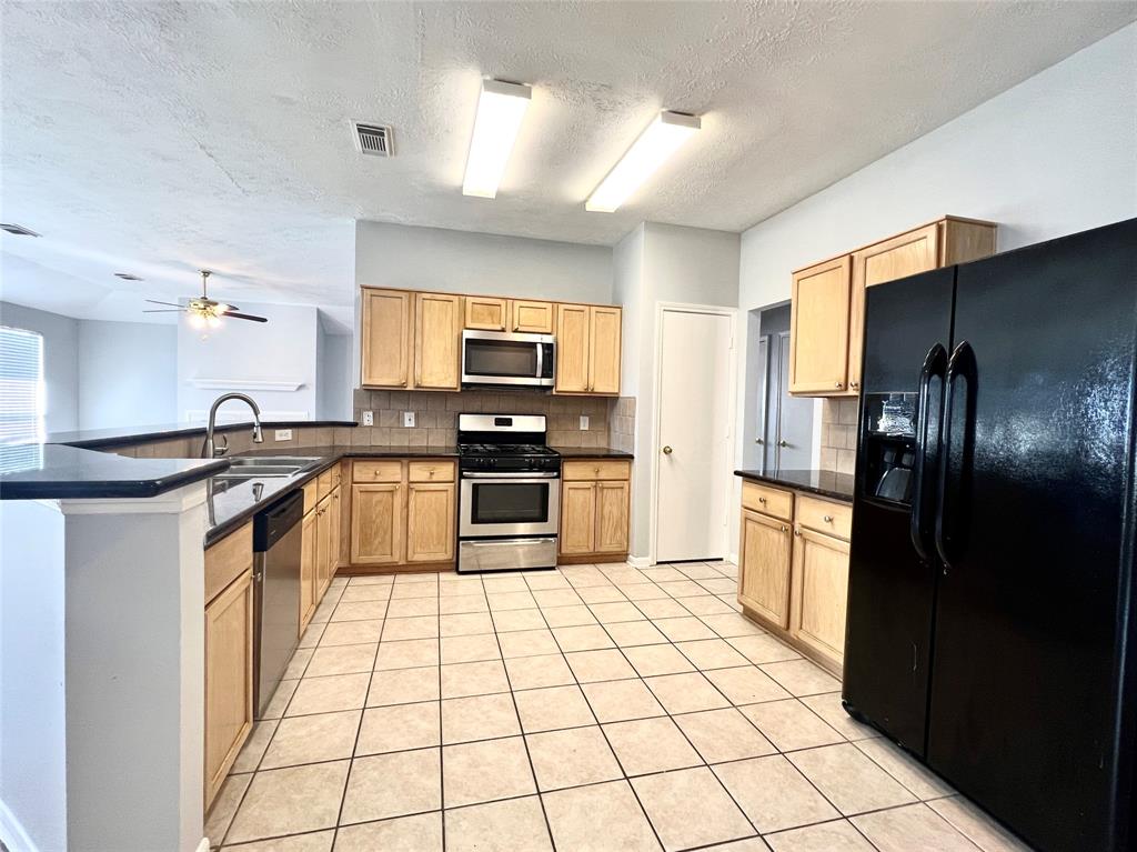 16203 Mission Glen Dr, HOUSTON, TX 77083