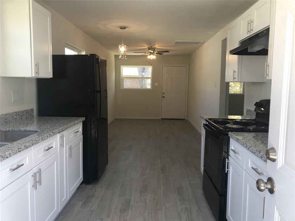 5042 Mallow St A, HOUSTON, TX 77033