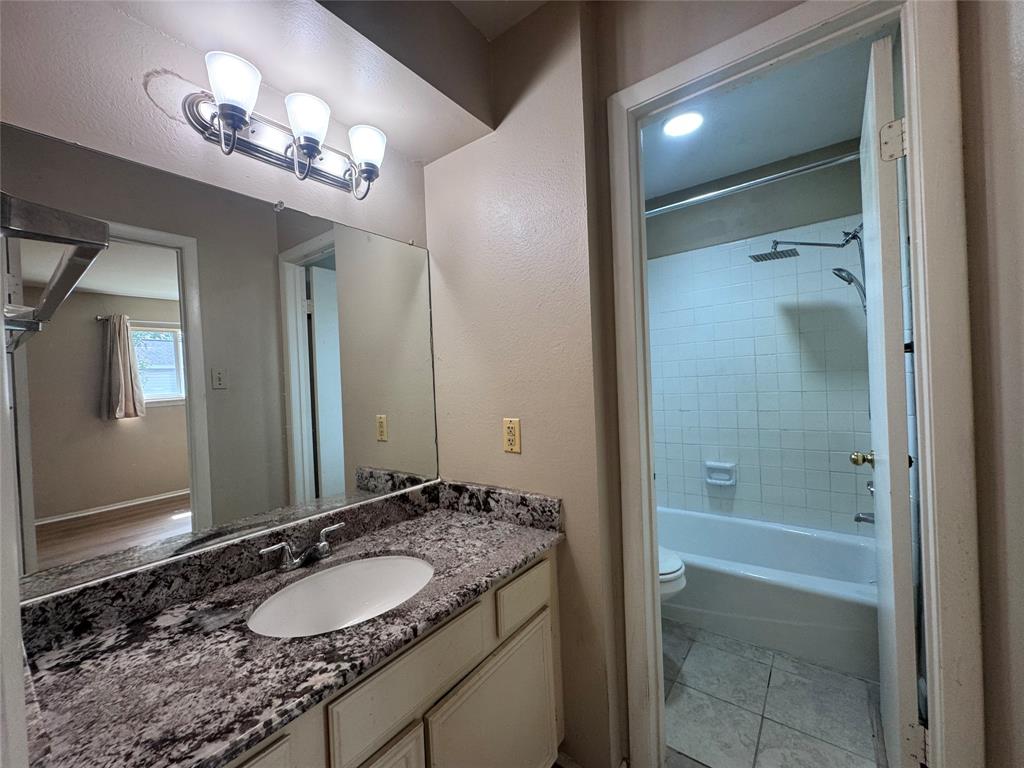 10810 Sugar Hill Dr B, HOUSTON, TX 77042