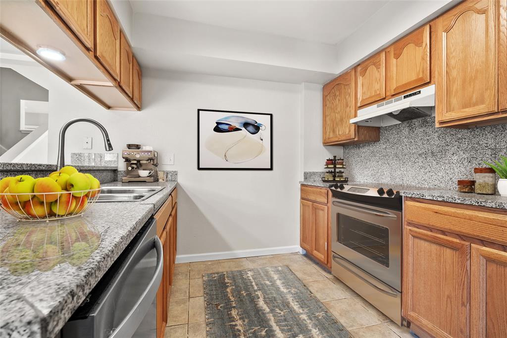 328 S 2nd St 304, ALVIN, TX 77511