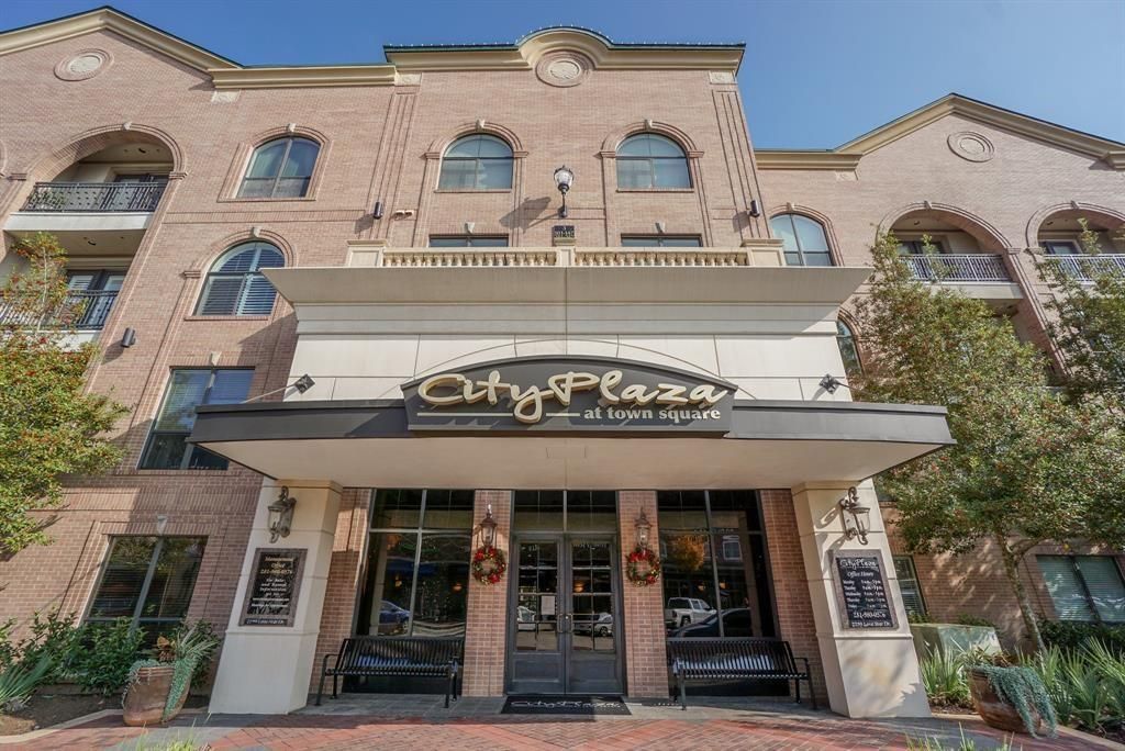 2299 Lone Star Dr 202, SUGAR LAND, TX 77479