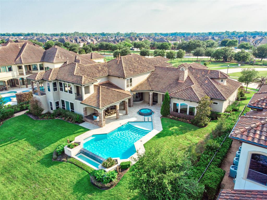 14 Ivy Bend Ln, SUGAR LAND, TX 77479