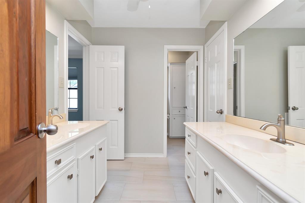 2102 Plantation Dr, RICHMOND, TX 77406