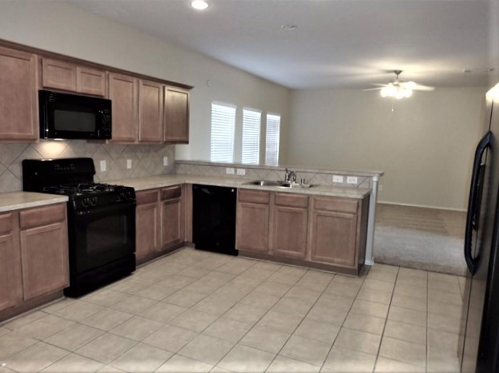 2102 Hawthorne Brook Ln, FRESNO, TX 77545