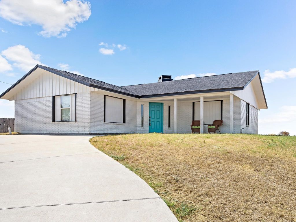 2055 Hwy 87, CRYSTAL BEACH, TX 77650