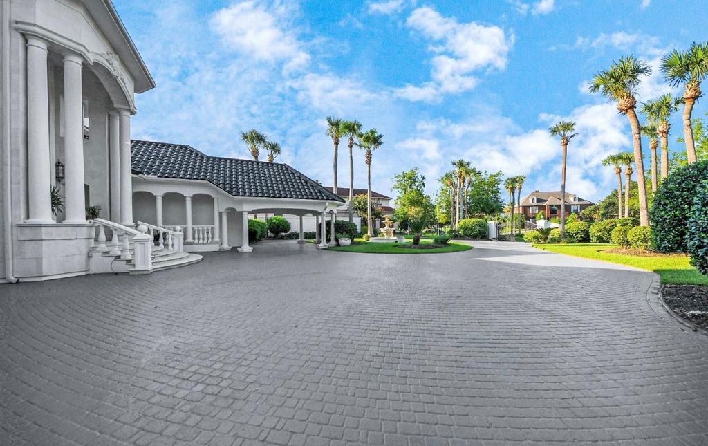 2210 Twin Oaks Blvd, KEMAH, TX 77565