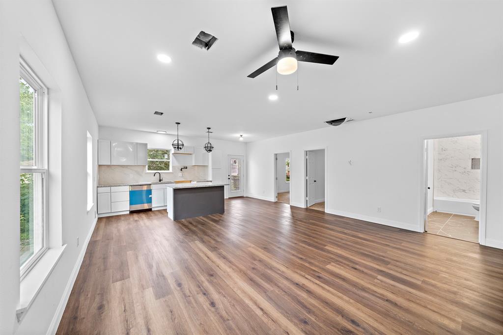 2619 Texas Ave, DICKINSON, TX 77539