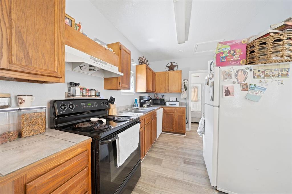 502 Oklahoma Ave, BACLIFF, TX 77518