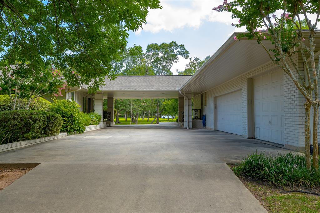 703 Oak Dr, FRIENDSWOOD, TX 77546