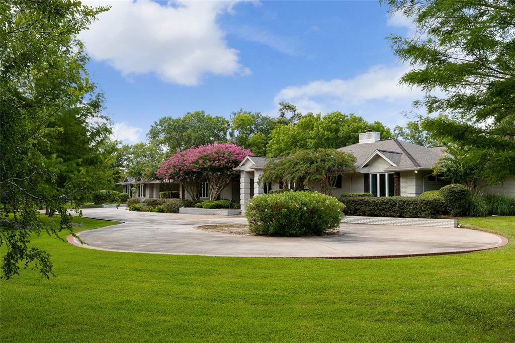 703 Oak Dr, FRIENDSWOOD, TX 77546