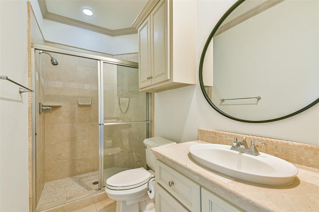 2018 San Joaquin Pkwy, FRIENDSWOOD, TX 77546