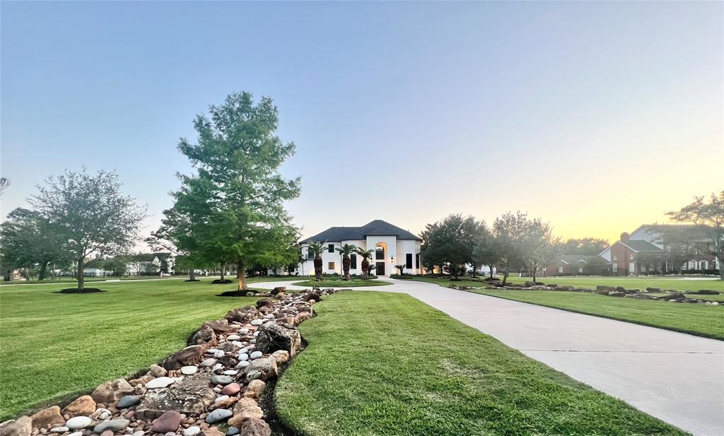 2018 San Joaquin Pkwy, FRIENDSWOOD TX 77546