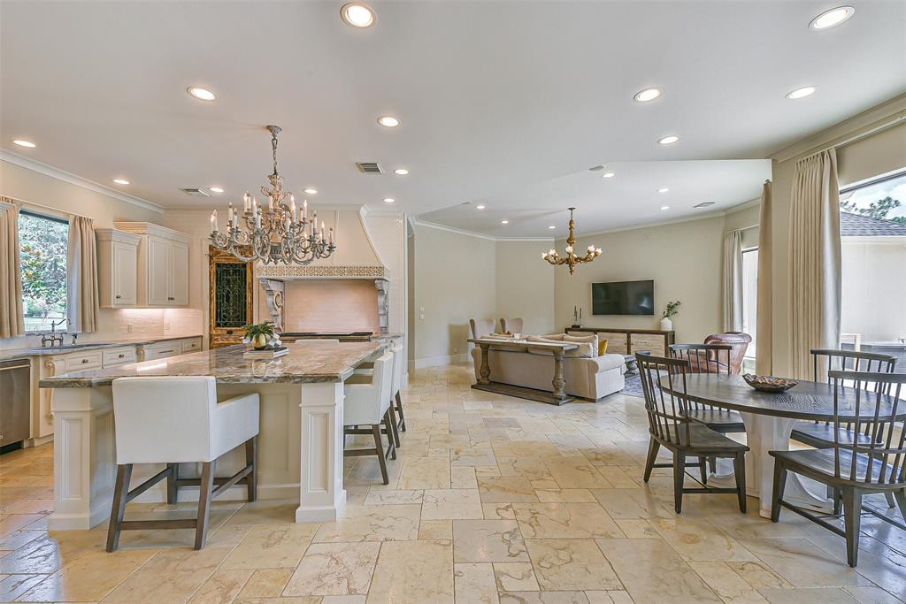 2018 San Joaquin Pkwy, FRIENDSWOOD TX 77546