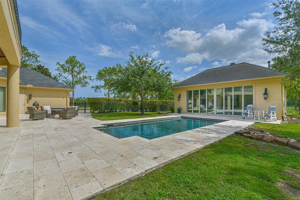 2018 San Joaquin Pkwy, FRIENDSWOOD TX 77546