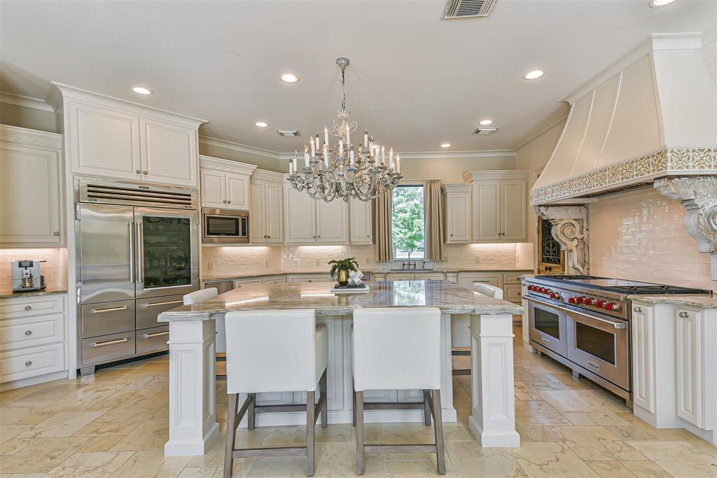 2018 San Joaquin Pkwy, FRIENDSWOOD, TX 77546