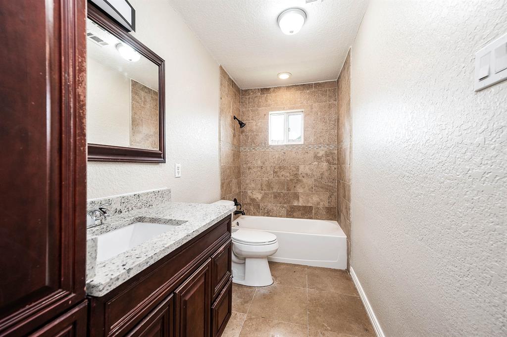 7222 Plover Cir, TEXAS CITY, TX 77591