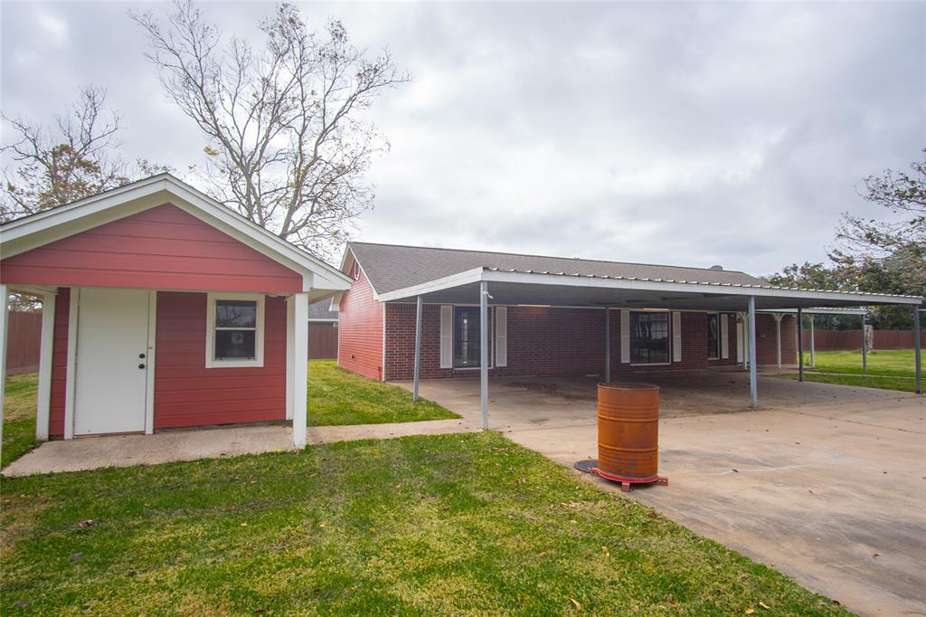 1910 Avenue L, SANTA FE, TX 77510