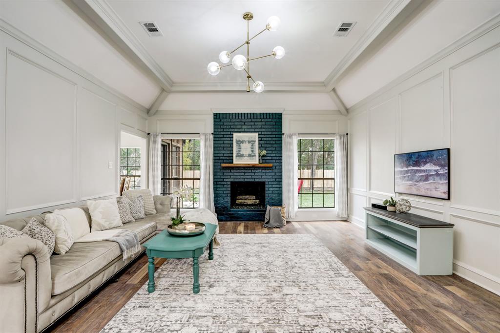 221 Whispering Pines Ave, FRIENDSWOOD, TX 77546