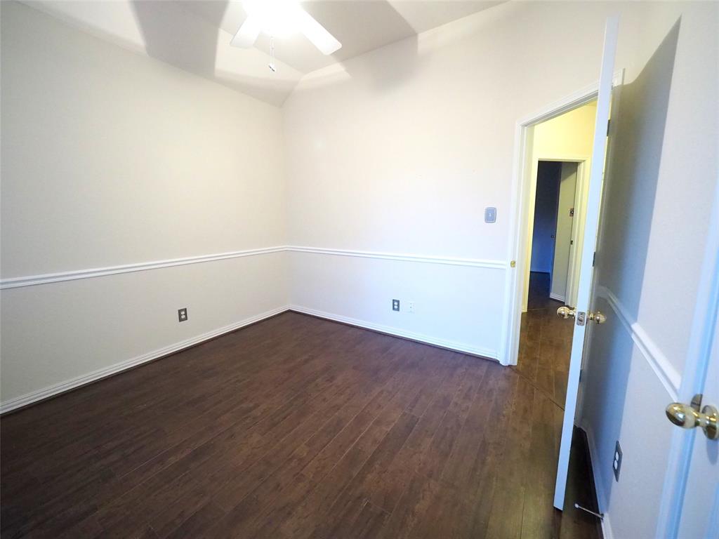 407 Livingstone Ln, LEAGUE CITY, TX 77573