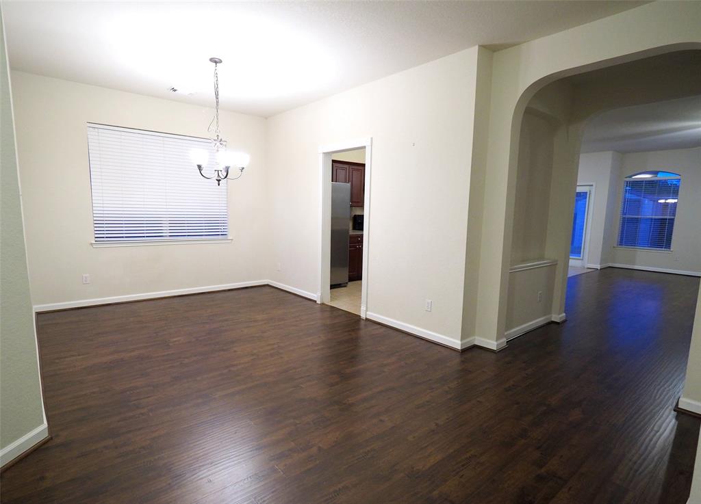 407 Livingstone Ln, LEAGUE CITY, TX 77573