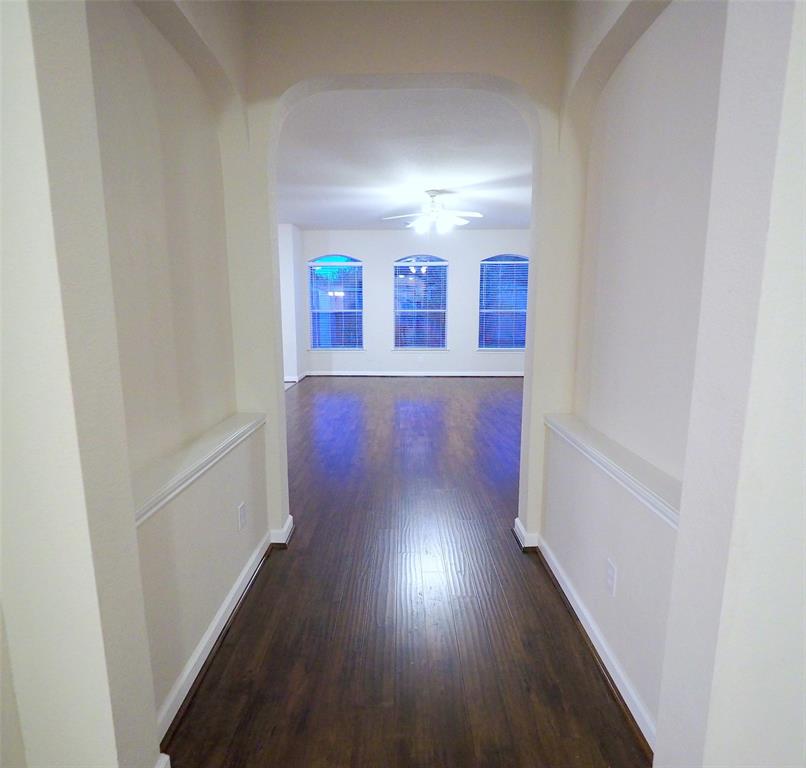 407 Livingstone Ln, LEAGUE CITY, TX 77573