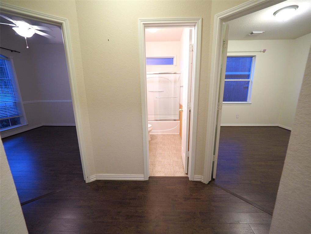 407 Livingstone Ln, LEAGUE CITY, TX 77573