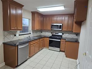 707 Mockingbird St, NAVASOTA, TX 77868