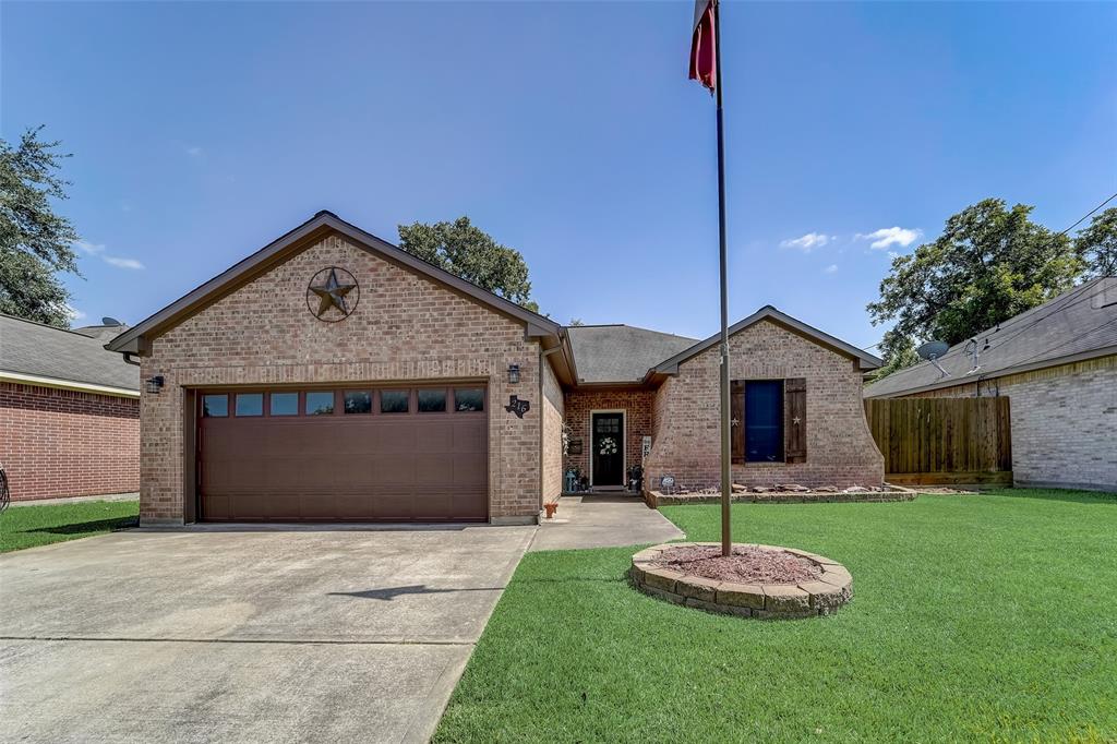 216 W 1st St, DEER PARK, TX 77536