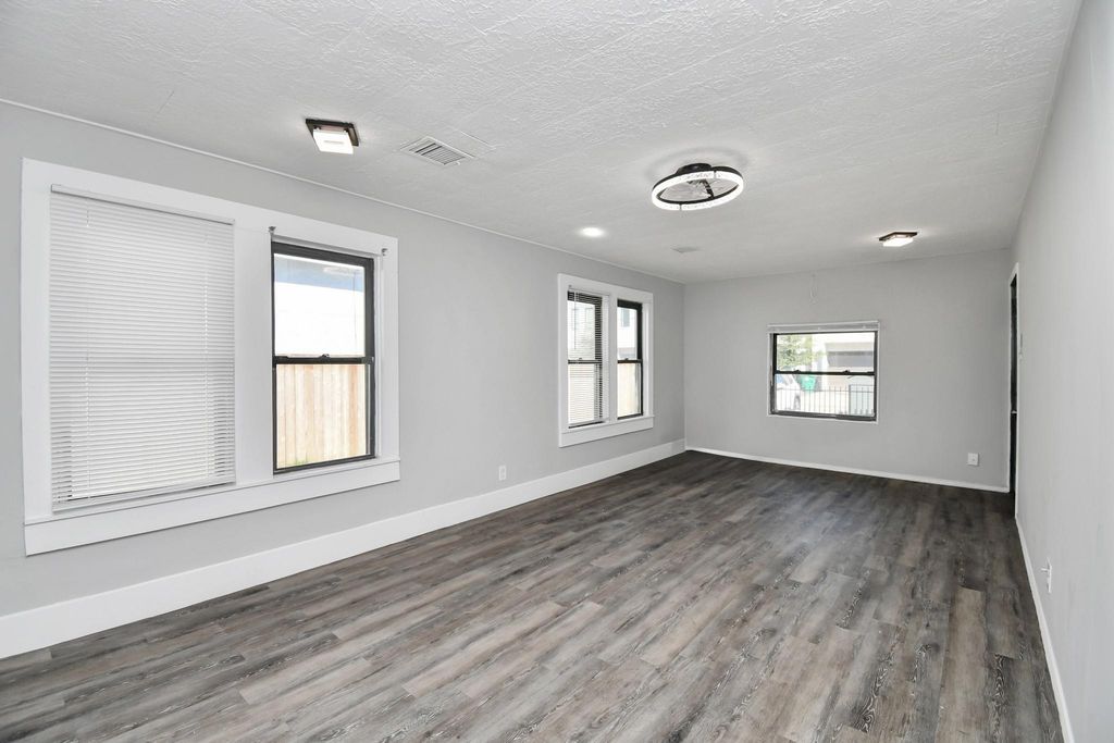 1507 Laird St, HOUSTON, TX 77008