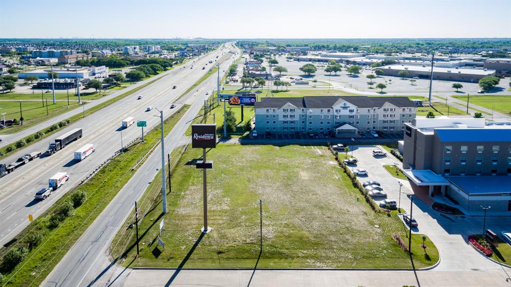 0 East Fwy, Baytown, TX 77521