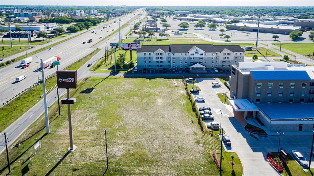 0 East Fwy, Baytown, TX 77521