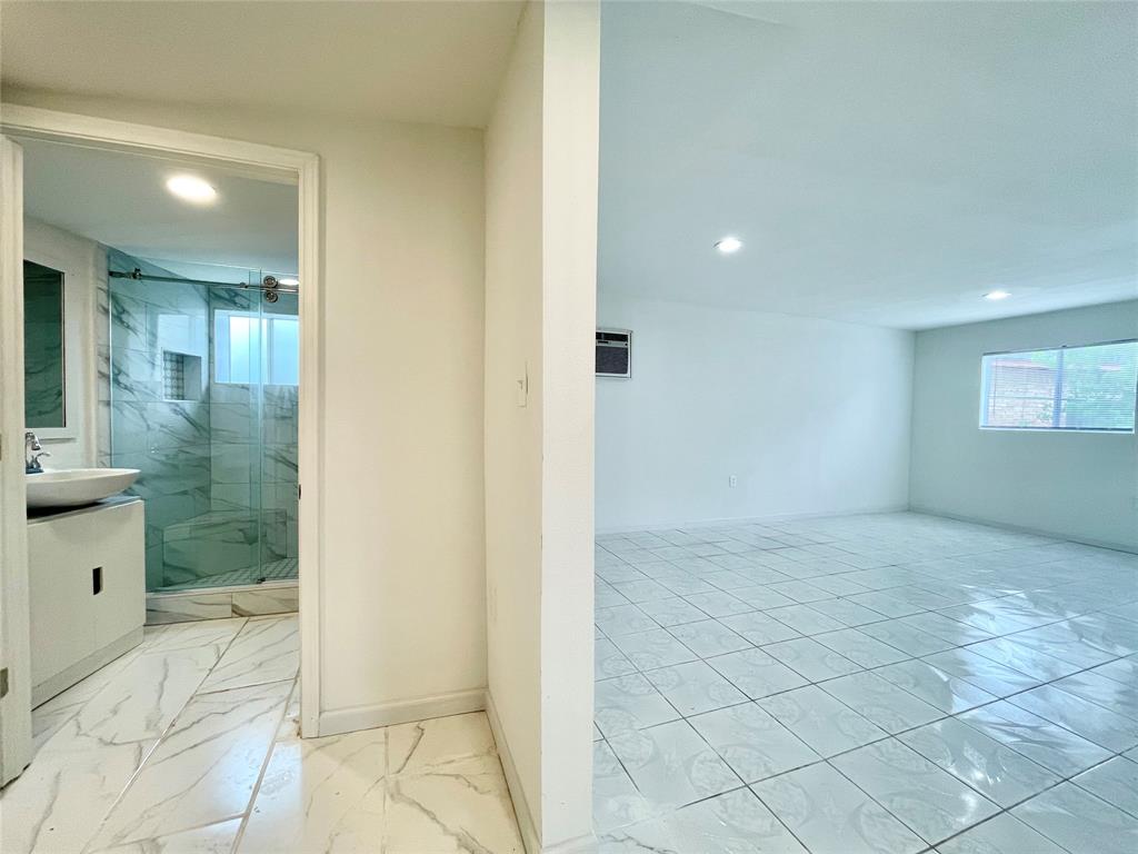 8818 Intervale St, HOUSTON, TX 77075