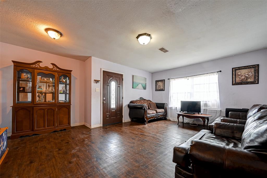 2630 Waco St, BAYTOWN, TX 77521