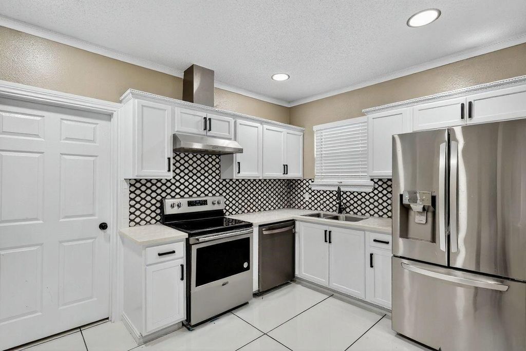 958 Conklin St, HOUSTON, TX 77088